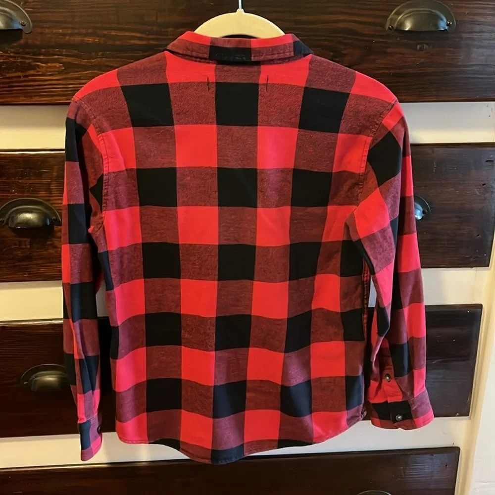 Old Navy red & black plaid long sleeve flannel button down shirt